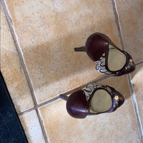 Shoes - Picture 3 of 7